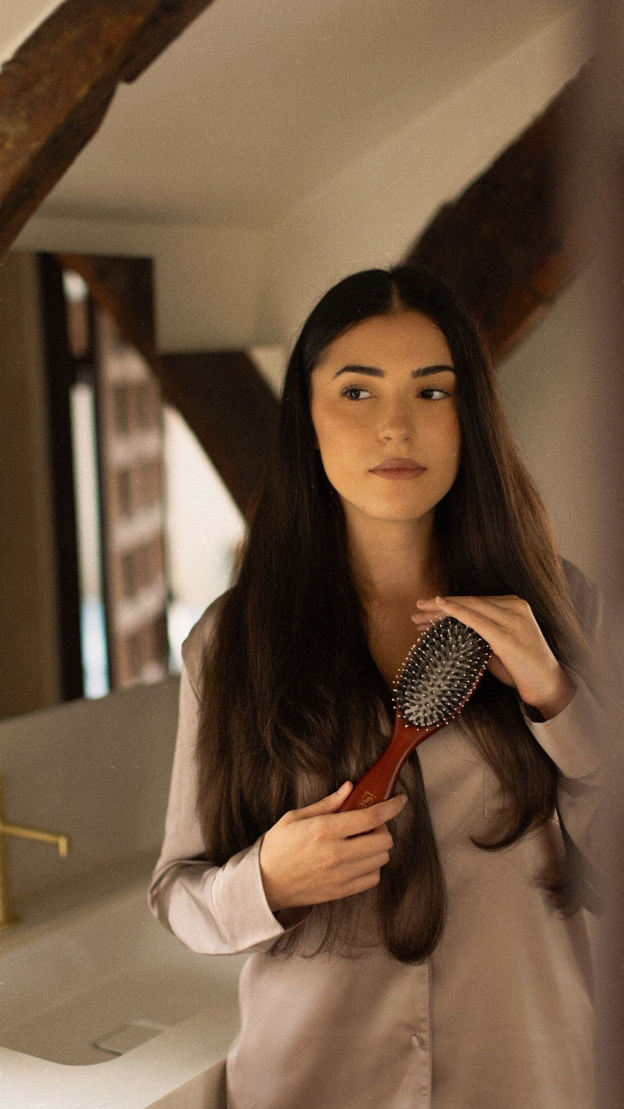 Brosse cheveux en bois et poils de sanglier.