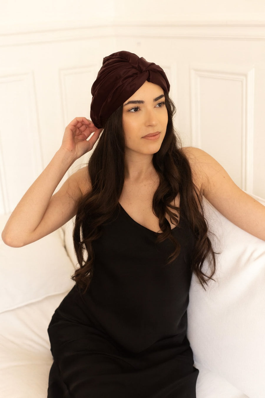 BONNETS DE NUIT EN SOIE AVEC LACET REGLABLE